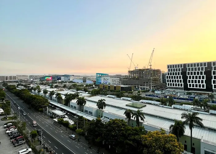 Near International Airport - Mall Of Manille